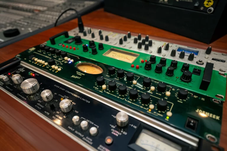 ESTUDIO DE GRABACIÓN NUÑOA MUSIC FACTORY